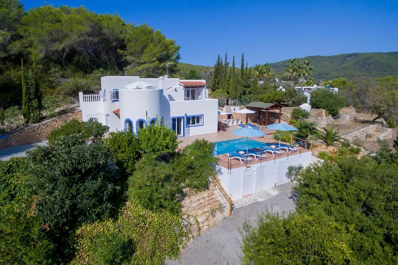 Charming Villa With Pool, Can Toni Mateu. Sant Carles de Peralta