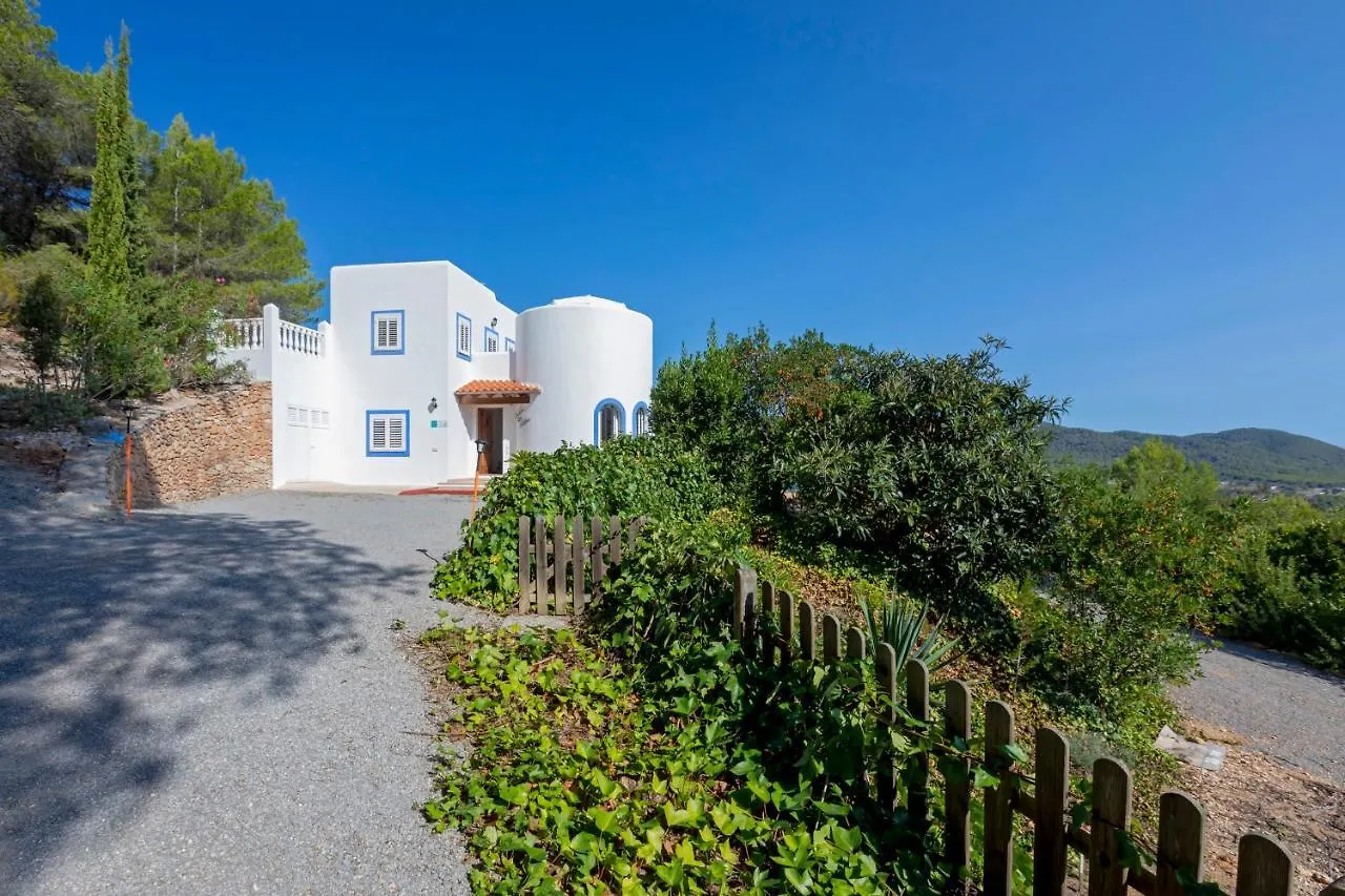 Charming Villa With Pool, Can Toni Mateu. Sant Carles de Peralta