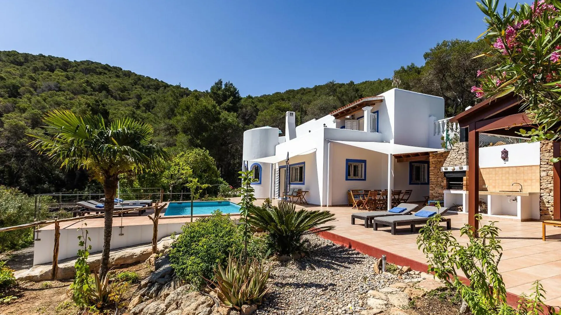 Charming Villa With Pool, Can Toni Mateu. Sant Carles de Peralta