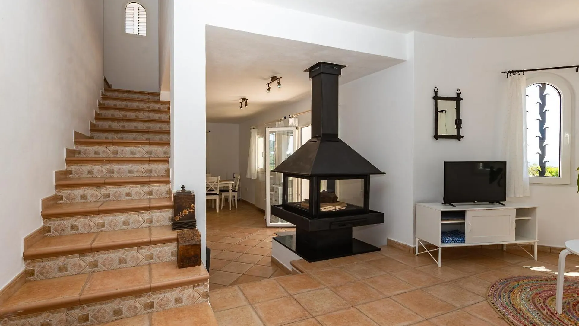 Charming Villa With Pool, Can Toni Mateu. Sant Carles de Peralta